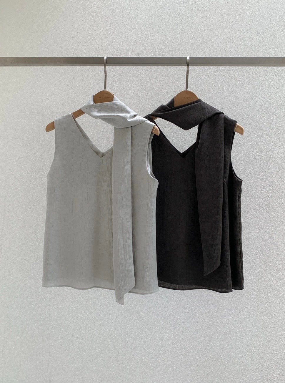 Tie Sleeveless Blouse