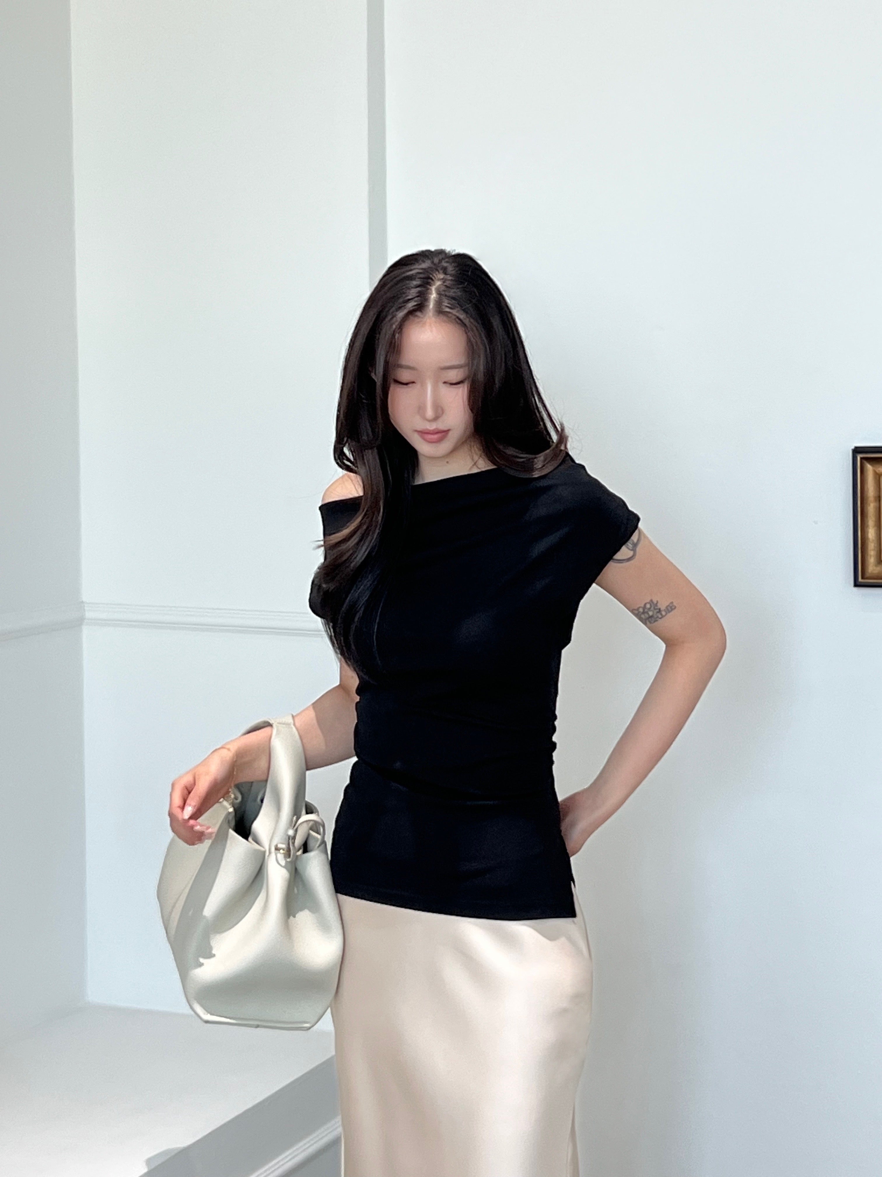 Draped Shirring Boatneck Top