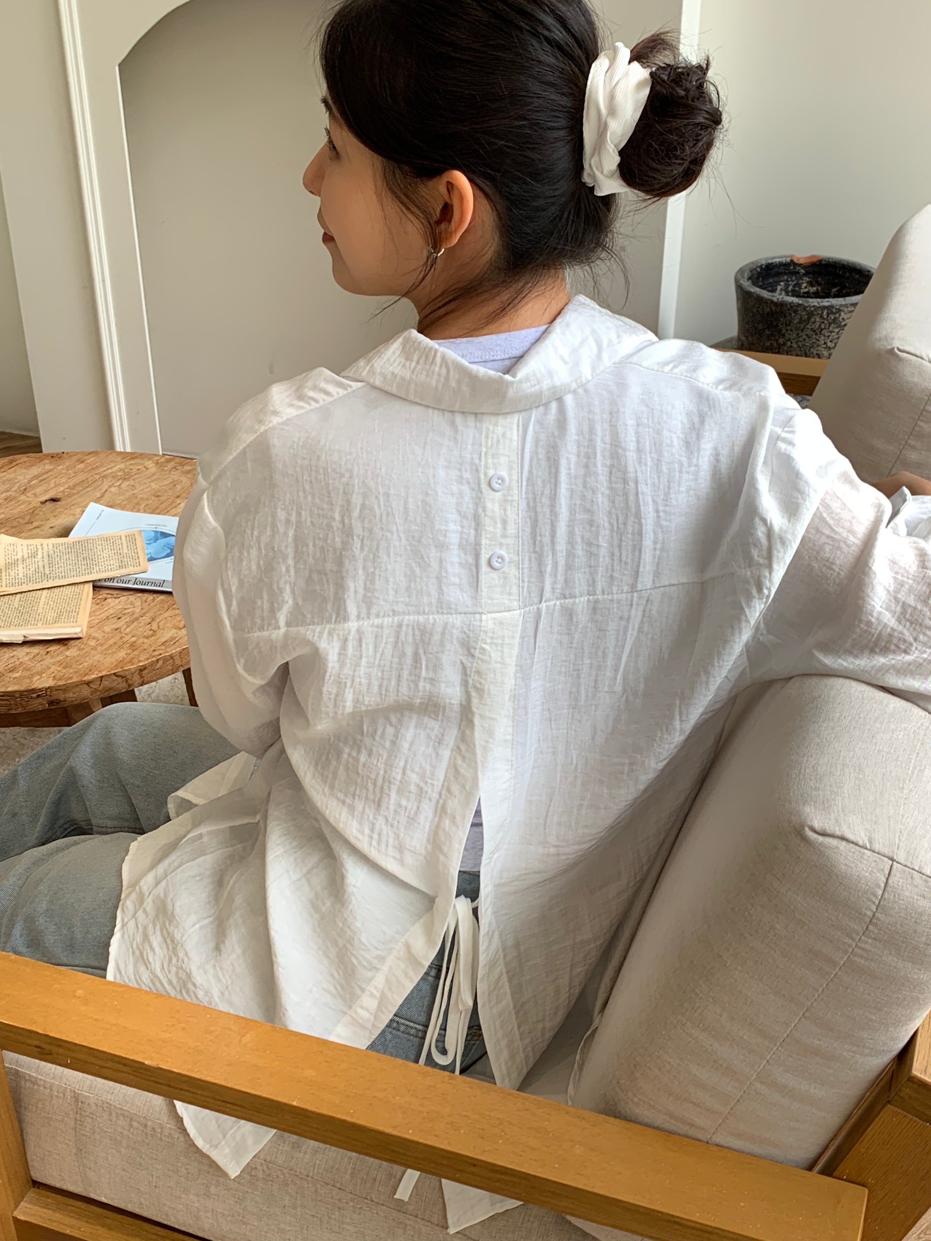 Sheer Back-Slit Shirt / Transparentes Hemd mit Rückenschlitz